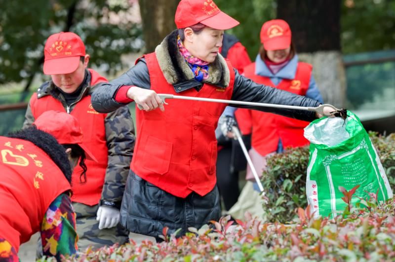 小强公益给春假后的姚城“洗了把脸”