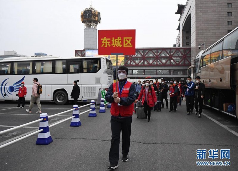 北京第一批滞留湖北人员800余人抵京 