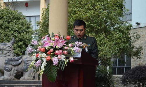 湖南省军区、政府领导为湖南军联国防教育基地揭牌