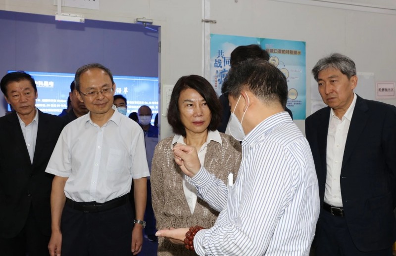   郑连生朱晓东与格力电器董事长董明珠举行工作会谈