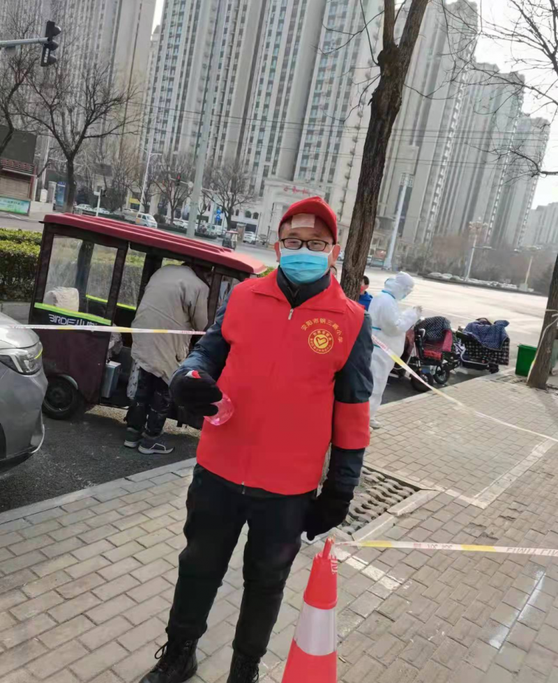 天使白与志愿红，寒冬里最温暖的风景——安阳市钢三路小学志愿者抗疫纪实
