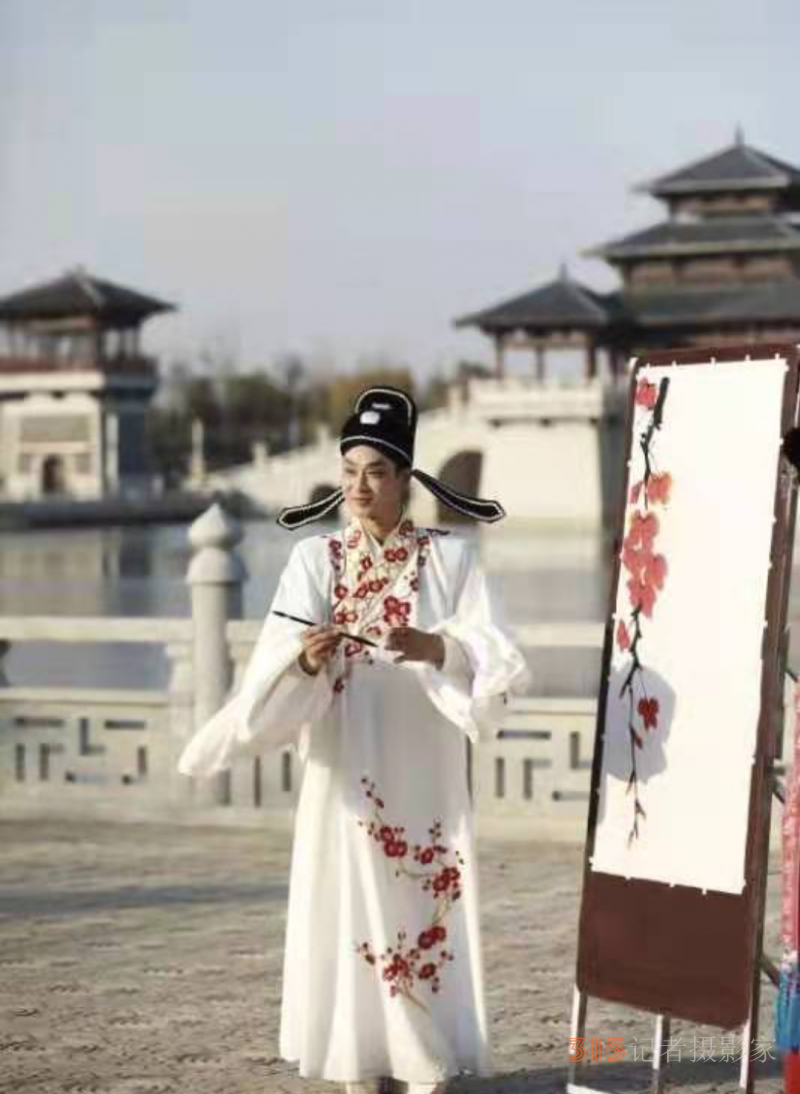 18日19时30分吴青峰将登上央视戏曲频道表演取景地为商丘古城汉梁文化公园