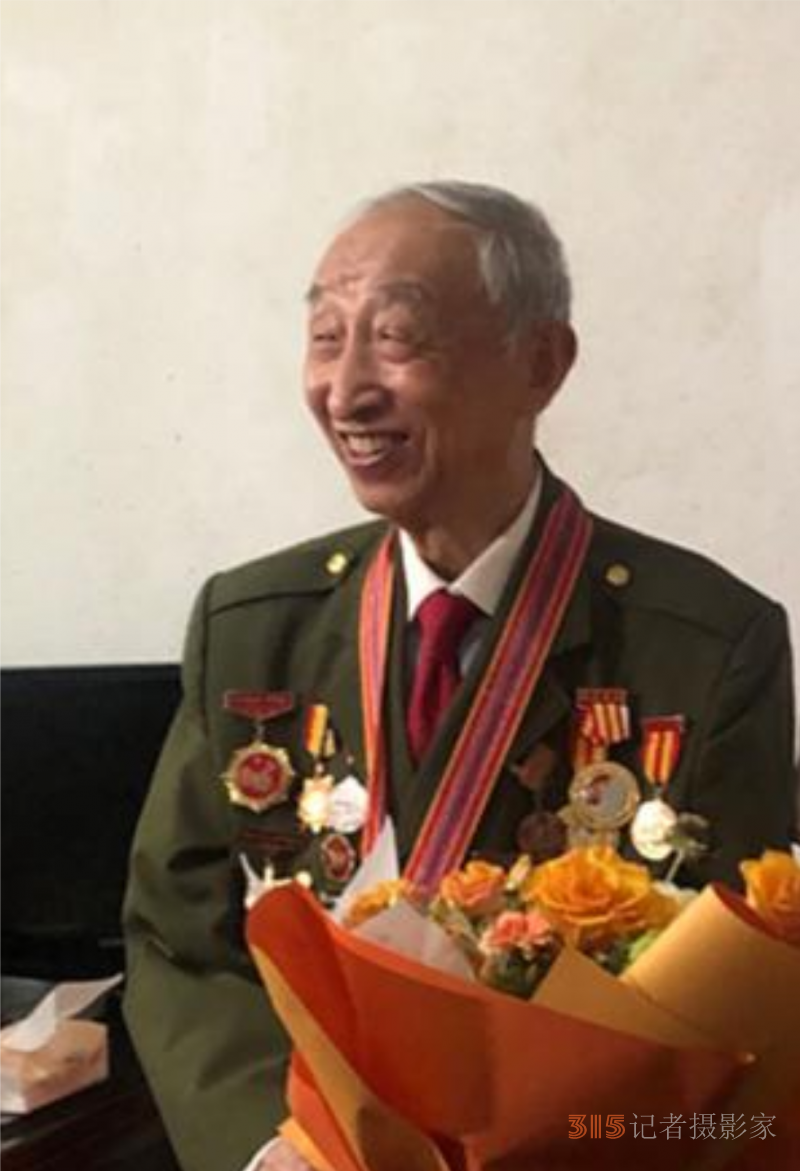 90岁抗美援朝老兵刘石安逝世，18岁参加长津湖战疫