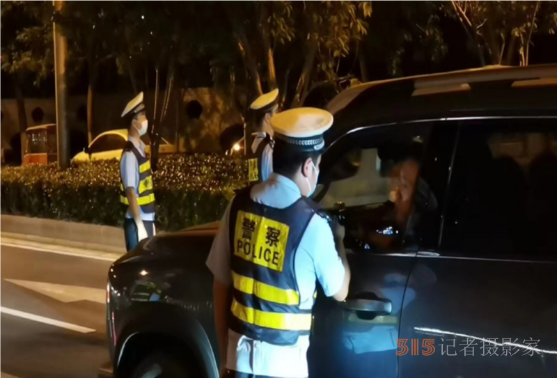 河南省商丘市公安局交警支队开展周末酒驾、毒驾等突出交通违法专项整治统一行动
