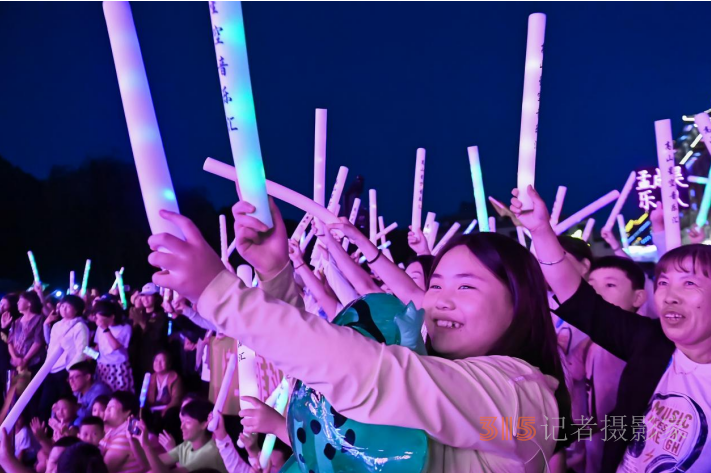 音你而来，为乐而燃！“高山星空音乐汇”绽放龙庆峡